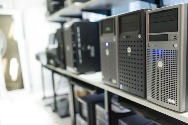 Сервери зберігання в кімнаті даних Внутрішня кімната — стокове фото