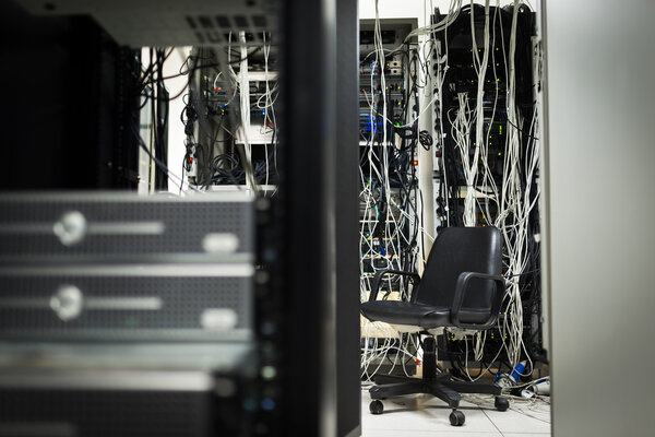 Серверы хранения данных в помещении для хранения данных
