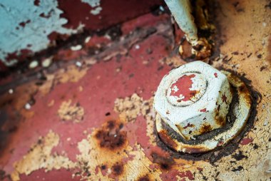 Yumuşak ışık kirli bir Rusty cıvata .