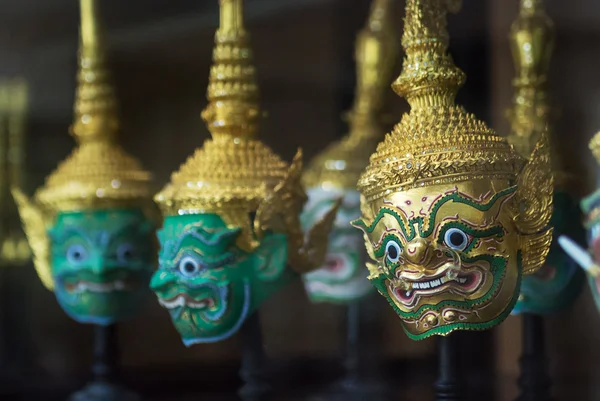 Row of Khon Mask i Bangkok, Thailand — Stockfoto