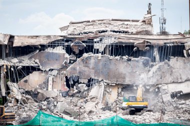 Bina Sarı backhold tarafından tahrip .