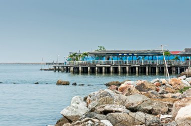 Sahil restoranı Egzotik taş plaj .