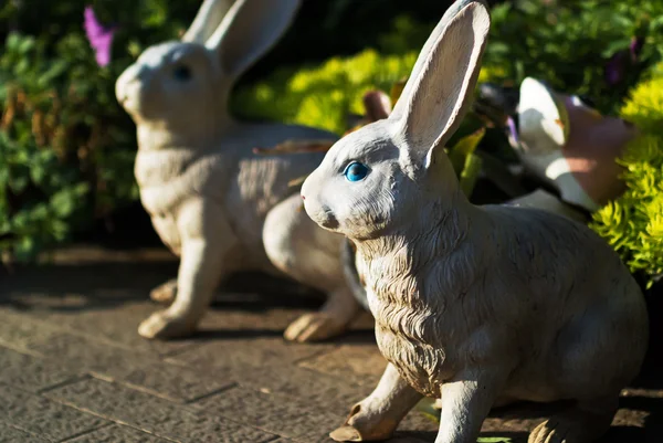 Bunny Statue in garden place — Stock Photo, Image