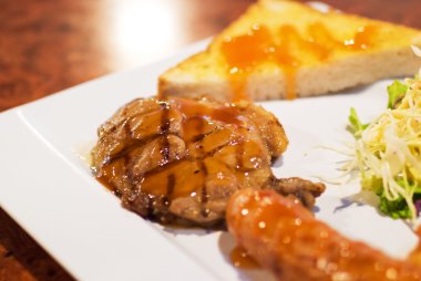 Biftek yemek lezzetli yumuşak ışık