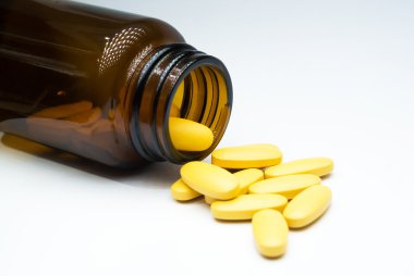 Vitamini ile stüdyo ışık şişe