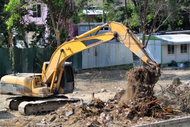 İnşaat alanında kazıcı