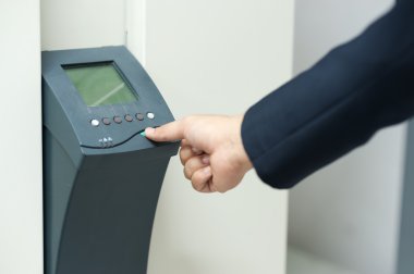 Bas parmak düğmesini açma