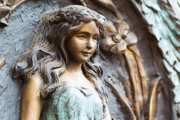 Angel statue in nature place in soft light — Stock Photo, Image