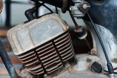 Retro yerde eski vintage motosiklet
