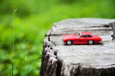 Spor araba modeli doğa yerinde .
