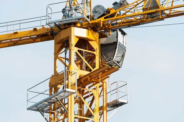 Crane in construction with blue sky — Stock Photo, Image