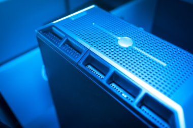 Ağ sunucuları veri odasında