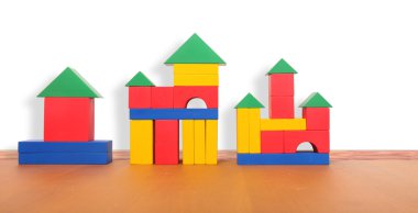 yerdeki renkli bloklar