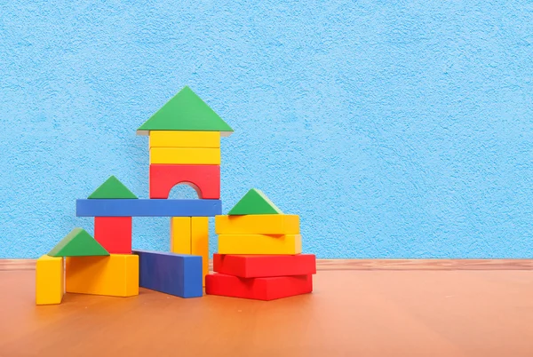 yerdeki renkli bloklar