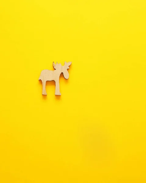 Brinquedo Natal Madeira Fundo Cor Amarela — Fotografia de Stock