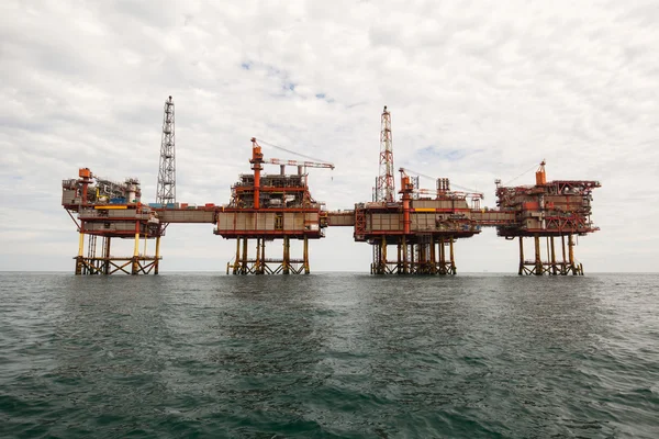 Piattaforma petrolifera sul Mare del Nord — Foto Stock