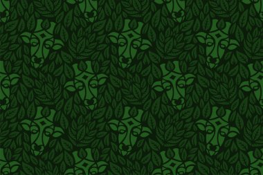 Güzel yeşil, pürüzsüz desenli kabile stili zürafa kafası ve koyu arkaplanda şekiller bırakıyor.