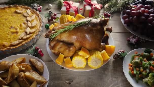 Tacksägelsedagen Pumpa Glad Thanksgiving Bakgrund Trä Bord Dekorerad Med Kyckling — Stockvideo