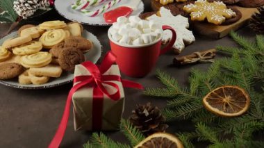 Şekerlemeli sıcak kakao.