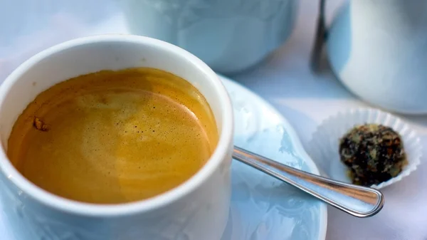 Fincan espresso kahve ve şeker