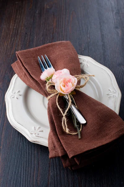 Definição de mesa com ovos e ramo de salgueiro — Fotografia de Stock