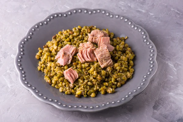 Homemade stewed mung beans with canned tuna — Stock Image Homemade stewed mung beans with canned tuna Stock Image