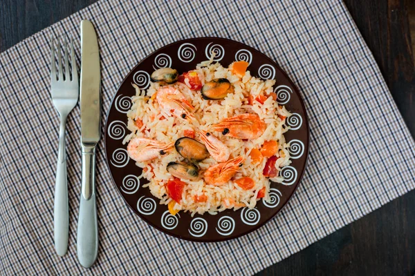 Thailand's dish, stir-fried rice with shrimp and mussel — Stock Photo, Image