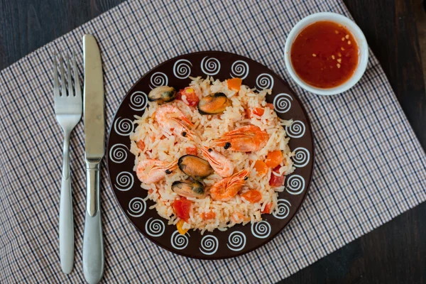 Thailand's dish, stir-fried rice with shrimp and mussel — Stock Photo, Image