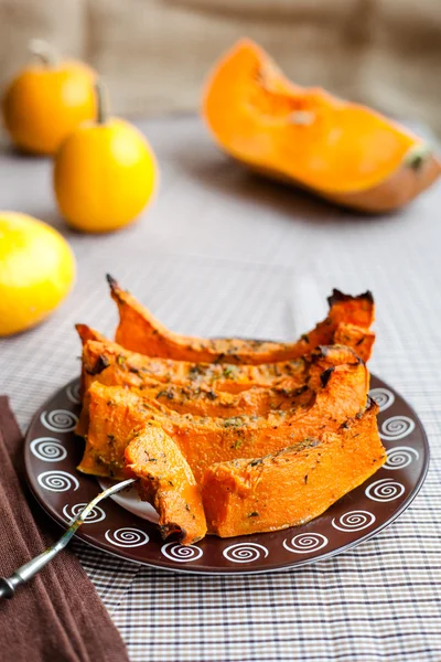 Rodajas de calabaza recién horneadas y jugosas — Foto de Stock