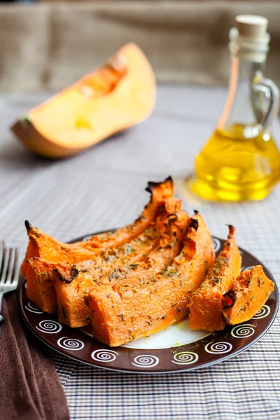 Freshly baked and juicy slices of pumpkin — Stock Photo, Image