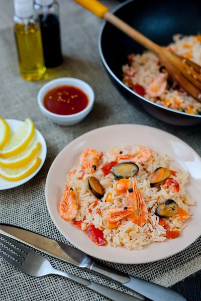 Spanish dish paella with seafood, shrimps in pan — Stock Photo, Image