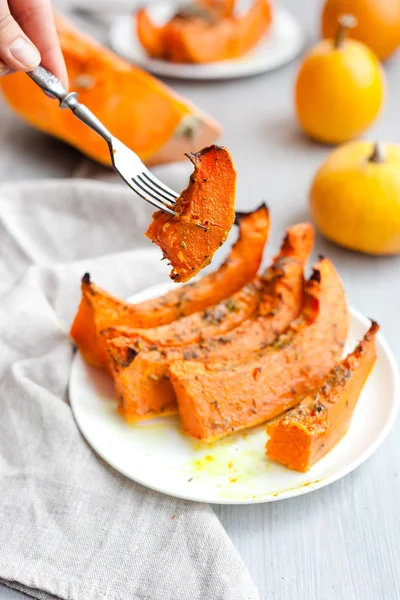 Rodajas de calabaza recién horneadas y jugosas — Foto de Stock