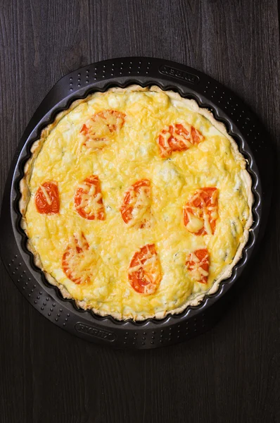 Χορτοφάγους πίτα με τυρί και φέτα και ντομάτα — Φωτογραφία Αρχείου