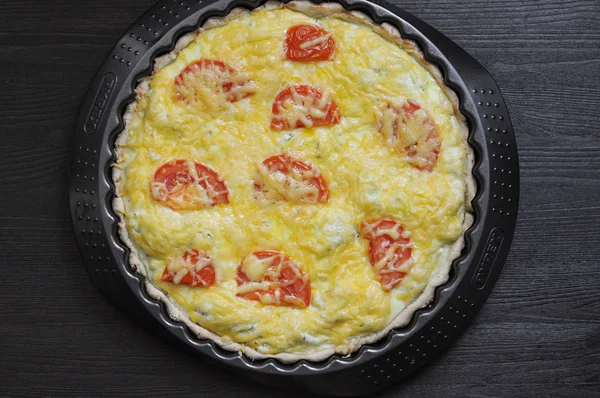 Torta vegetariana com queijo e feta e tomate — Fotografia de Stock