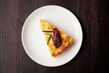 quiche somon ve kurutulmuş domates ile