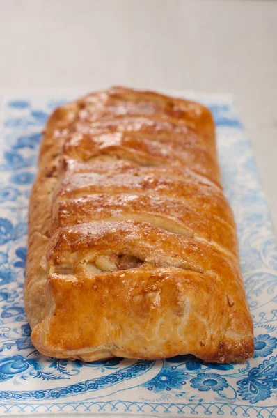 パンを焼くのシュトルーデル ケーキ — ストック写真