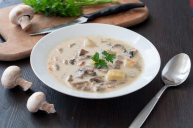 plaka vejetaryen mantar çorbası