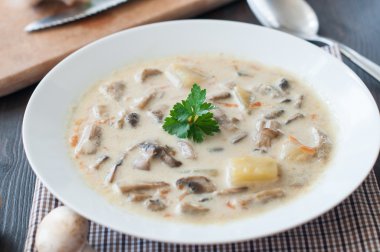 plaka vejetaryen mantar çorbası