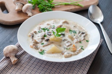 plaka vejetaryen mantar çorbası