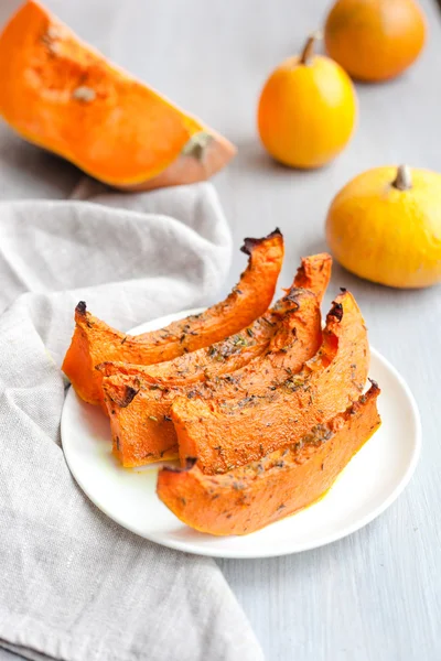 Rodajas de calabaza recién horneadas y jugosas — Foto de Stock