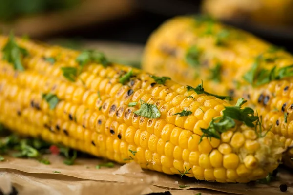 Grilled Corn on the cob with Chili, Cilantro, and Lime — Stock Photo, Image