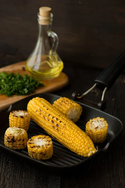 Grilled Corn on the cob with Chili, Cilantro, and Lime — Stock Photo, Image