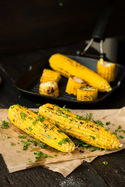 Grilled Corn on the cob with Chili, Cilantro, and Lime — Stock Photo, Image