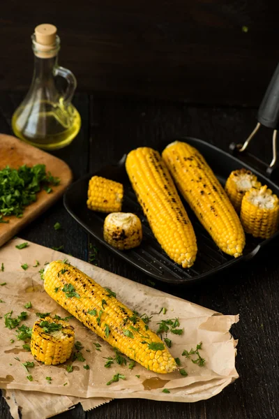 Grilled Corn on the cob with Chili, Cilantro, and Lime — Stock Photo, Image