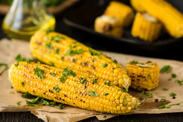 Grilled Corn on the cob with Chili, Cilantro, and Lime — Stock Photo, Image