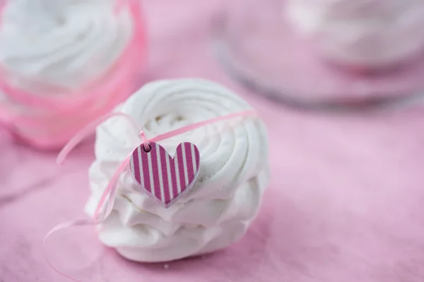 Marshmallow di mele bianche (zephyr) per il giorno di San Valentino — Foto Stock