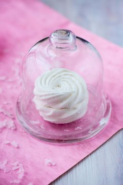 Sevgililer günü için beyaz elma marshmallows (zephyr)