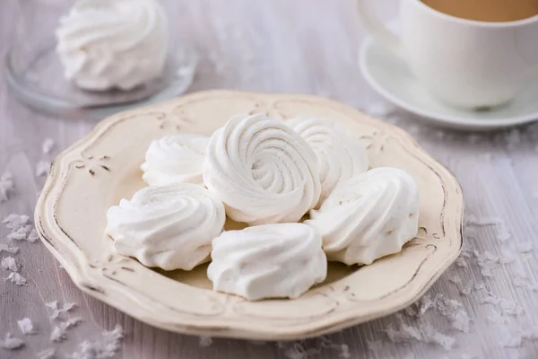 Bílá apple marshmallow, zephyr na Valentýna — Stock fotografie