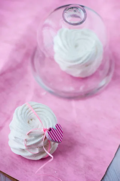 Marshmallow di mele bianche (zephyr) per il giorno di San Valentino — Foto Stock