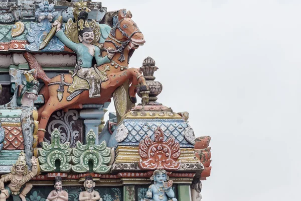 Canto de Gopuram com homem a cavalo . — Fotografia de Stock